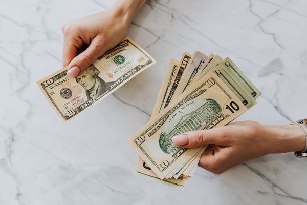 how to save money on hotels